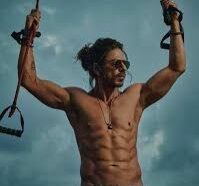 Shahrukh khan age height weight child wife father biogarphy