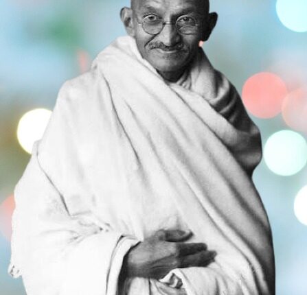 Mahatma Gandhi Biography, Age, Education, Family, Career and Freedom Struggle